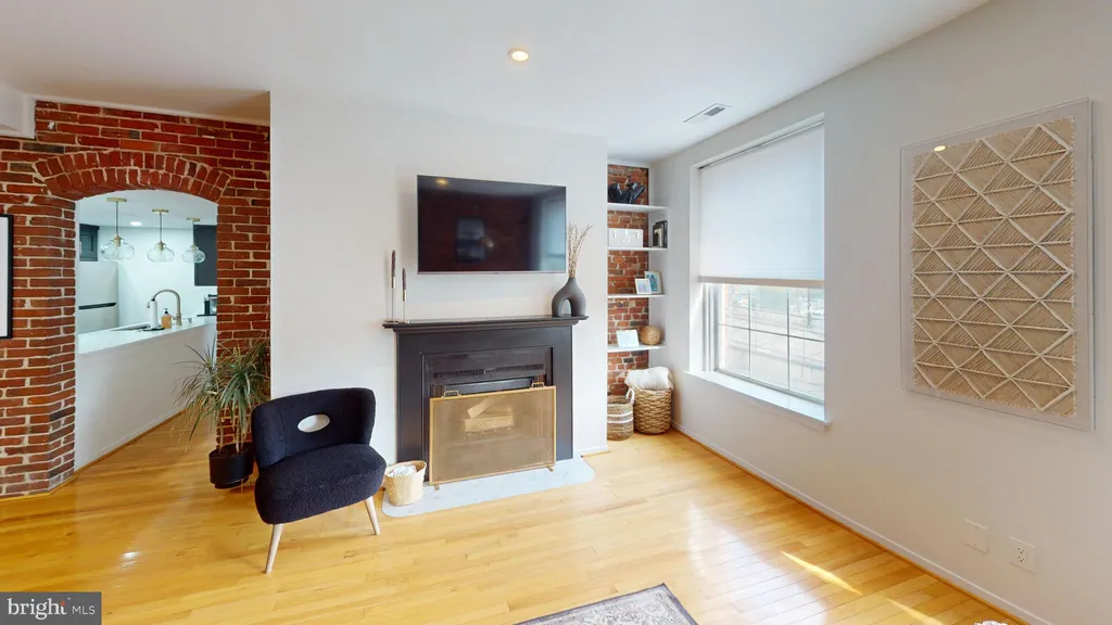 Additional image 4 of 102 Church Street Unit 304, Philadelphia, PA 19106