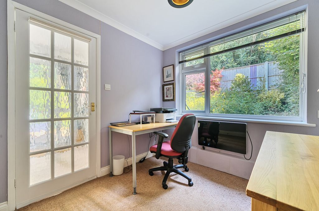 Additional image 8 of 3 bed semi-detached house for saleHaslemere, Surrey GU27