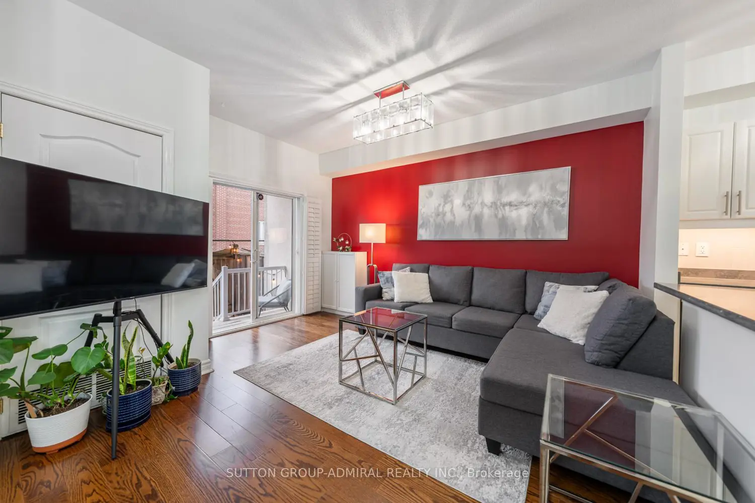 9944 Keele Street 102 photo 2