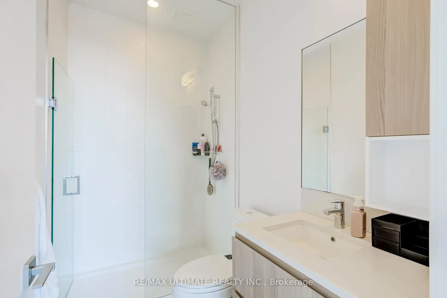 36 Park Lawn Road 203 photo 4