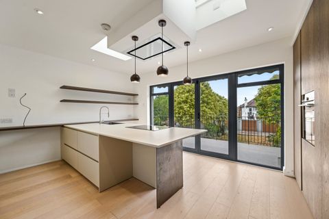 Randall Avenue, London NW2