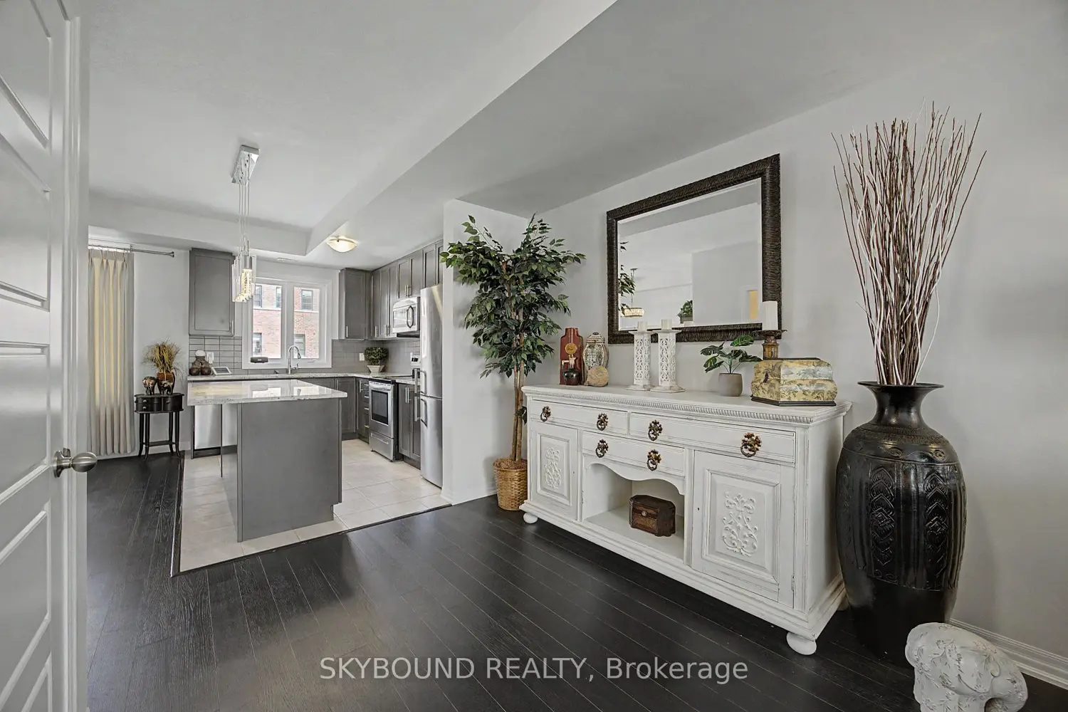 290 Barton Street 3 photo 5