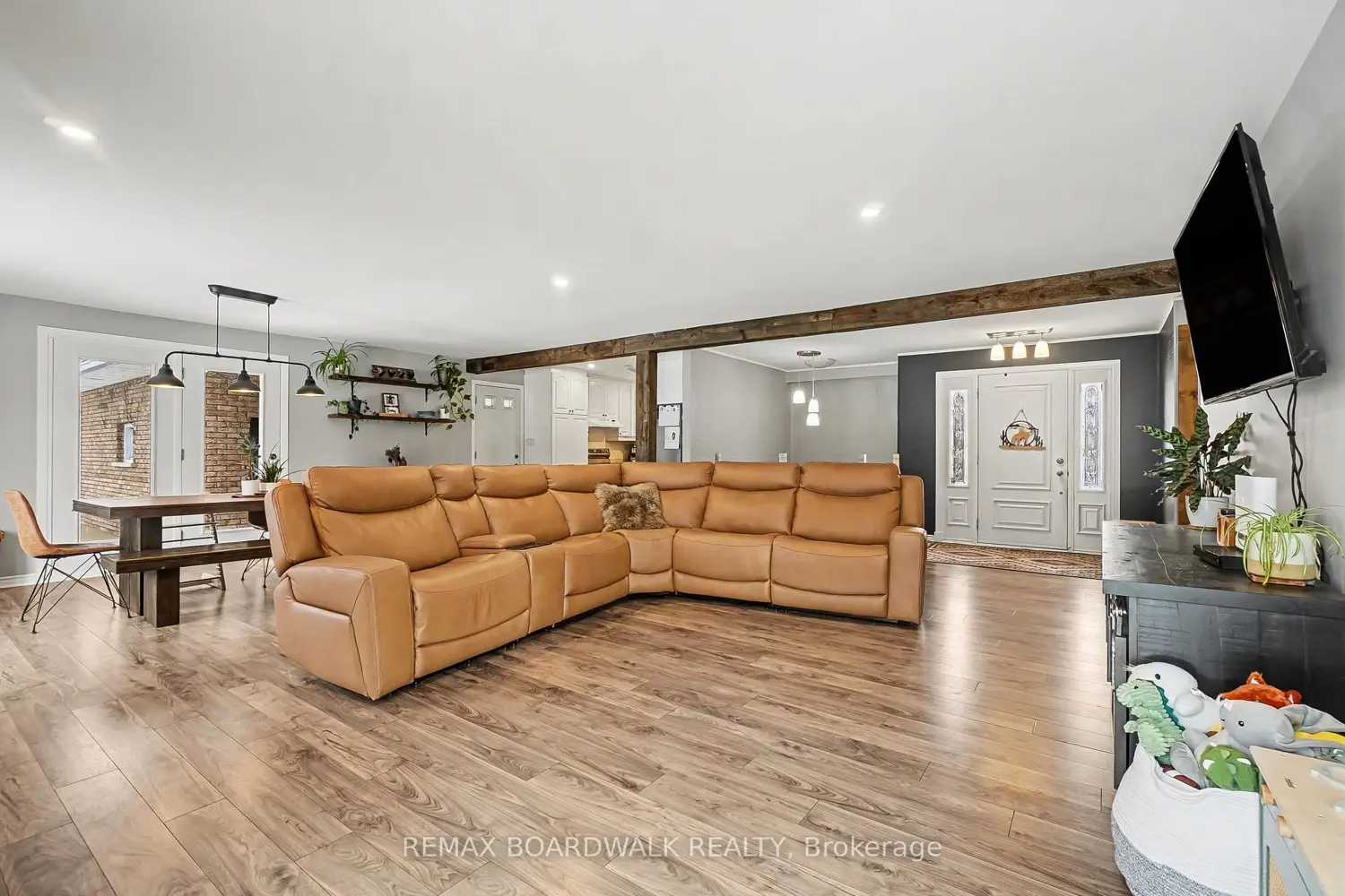 1500 Du Golf Road photo 2