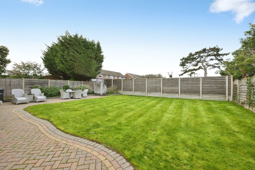 Additional image 22 of 5 bed detached house for saleRoselands Avenue, Hoddesdon EN11