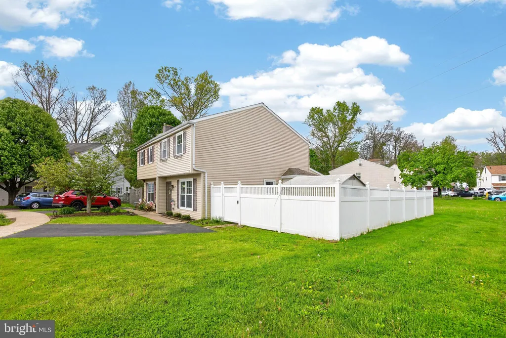 Additional image 3 of 8 Elwood Court, Quakertown, PA 18951