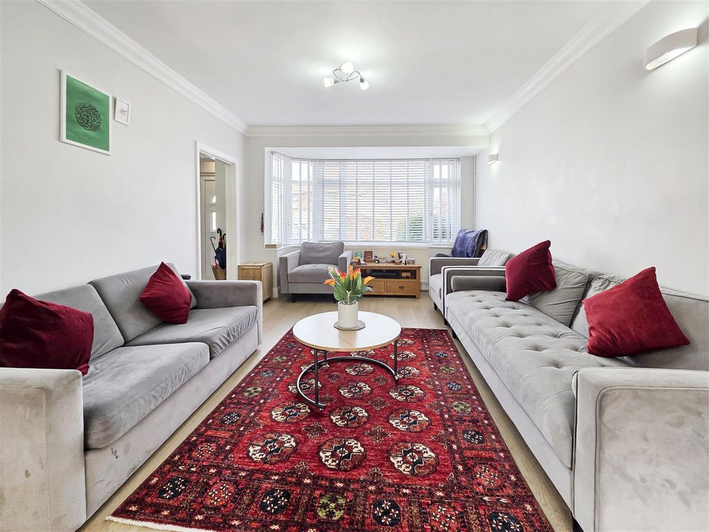 Additional image 8 of 4 bed semi-detached house for saleGledwood Gardens, Hayes UB4