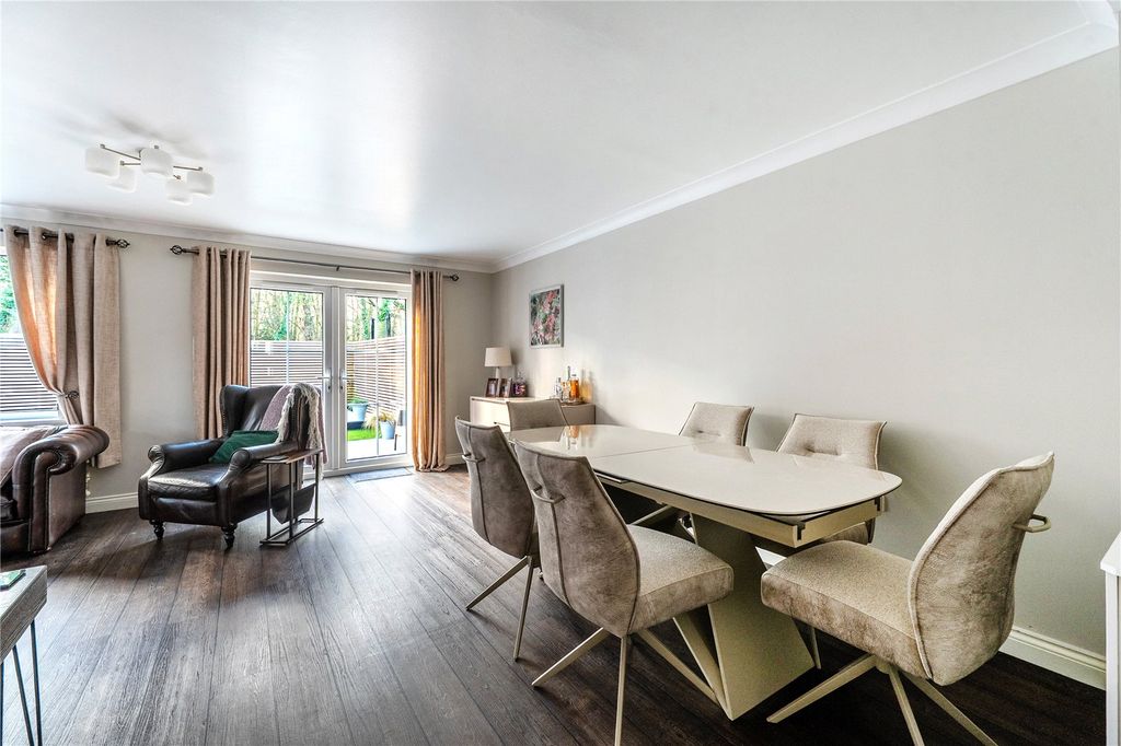 Additional image 4 of 5 bed semi-detached house for saleKingsbridge End, Hook, Hampshire RG27