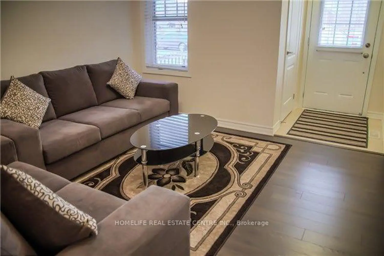 45 Lothbury Drive photo 3