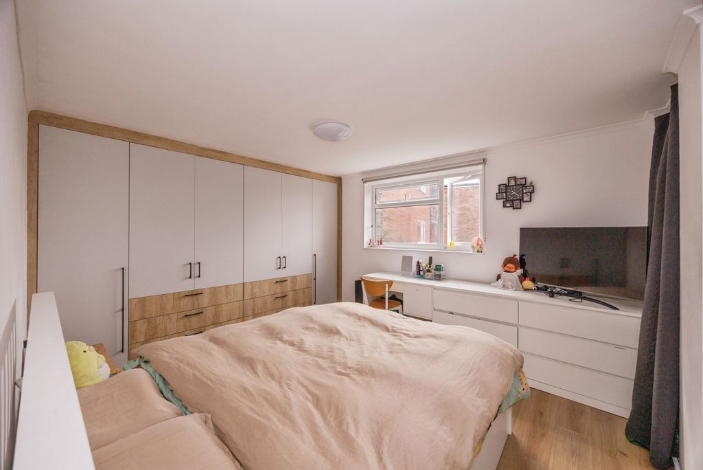 Additional image 18 of 3 bed flat for saleChidham Close, Havant, Hampshire PO9