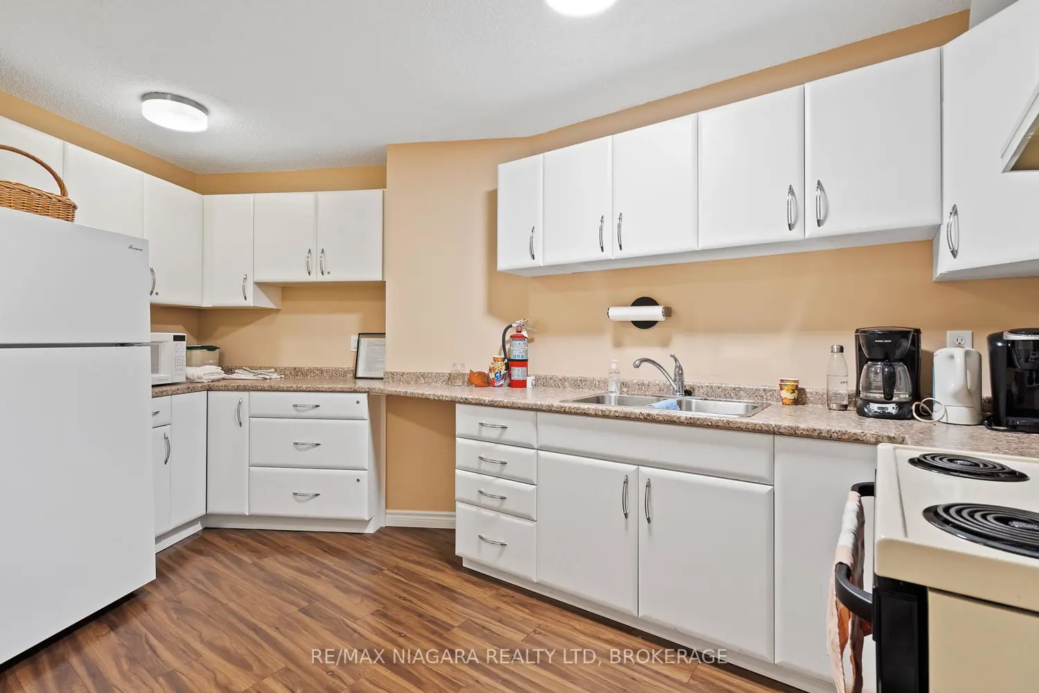 7 Gale Crescent B5 photo 5