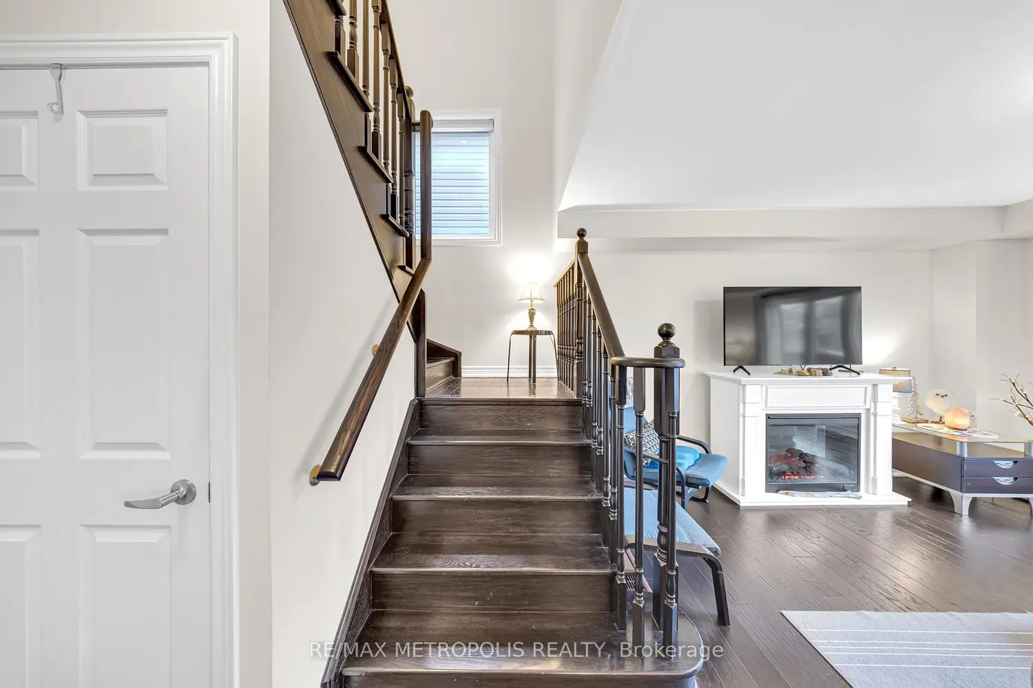 16 Treetops Boulevard photo 4