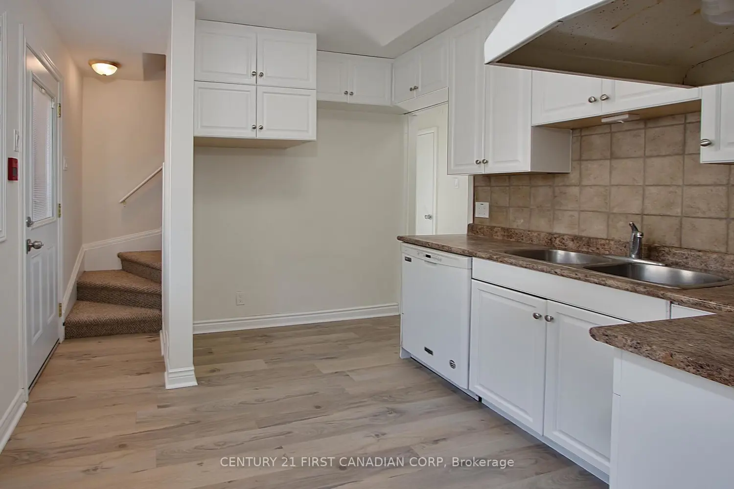 459 Riverside Drive photo 4