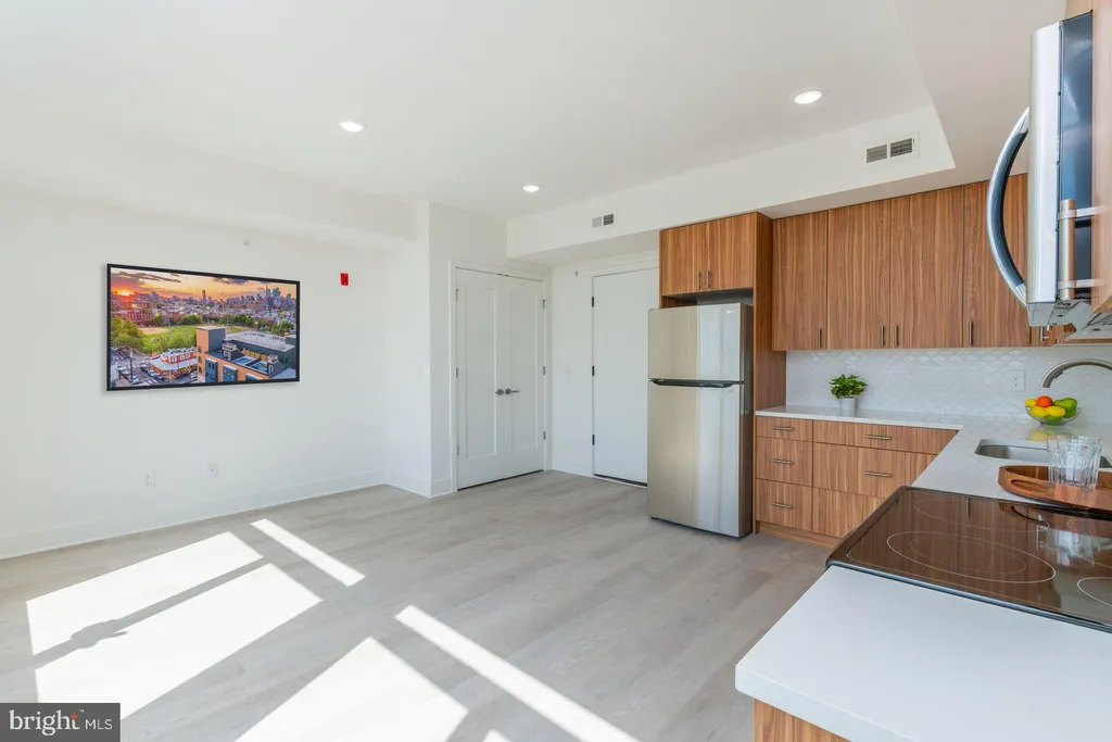 Additional image 4 of 833 Wharton Street Unit 1B-402, Philadelphia, PA 19147