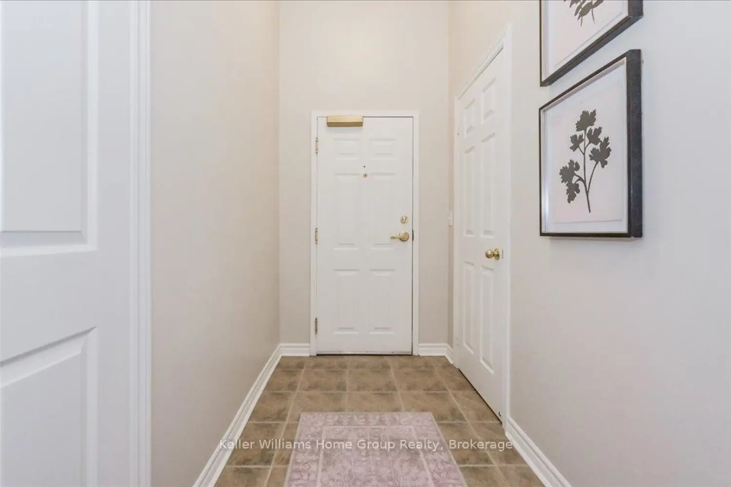 478 St. Andrew Street 104 photo 3