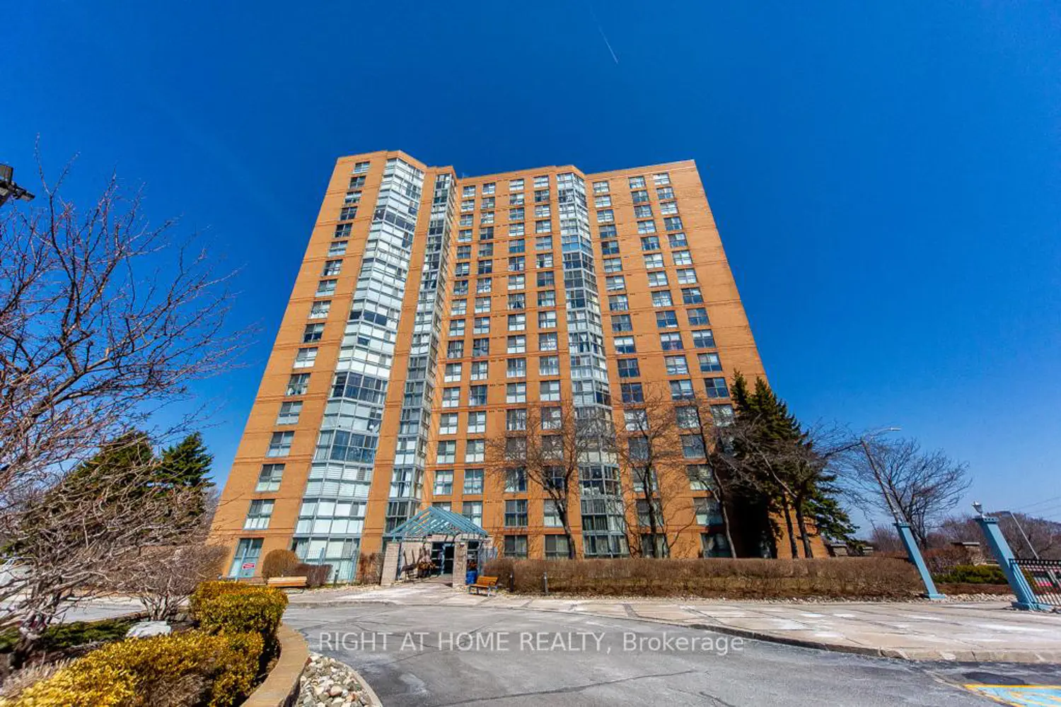 90 Dale Avenue 301