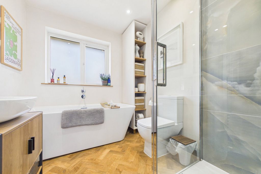 Additional image 13 of 4 bed detached house for saleParkhill Road, Hemel Hempstead HP1