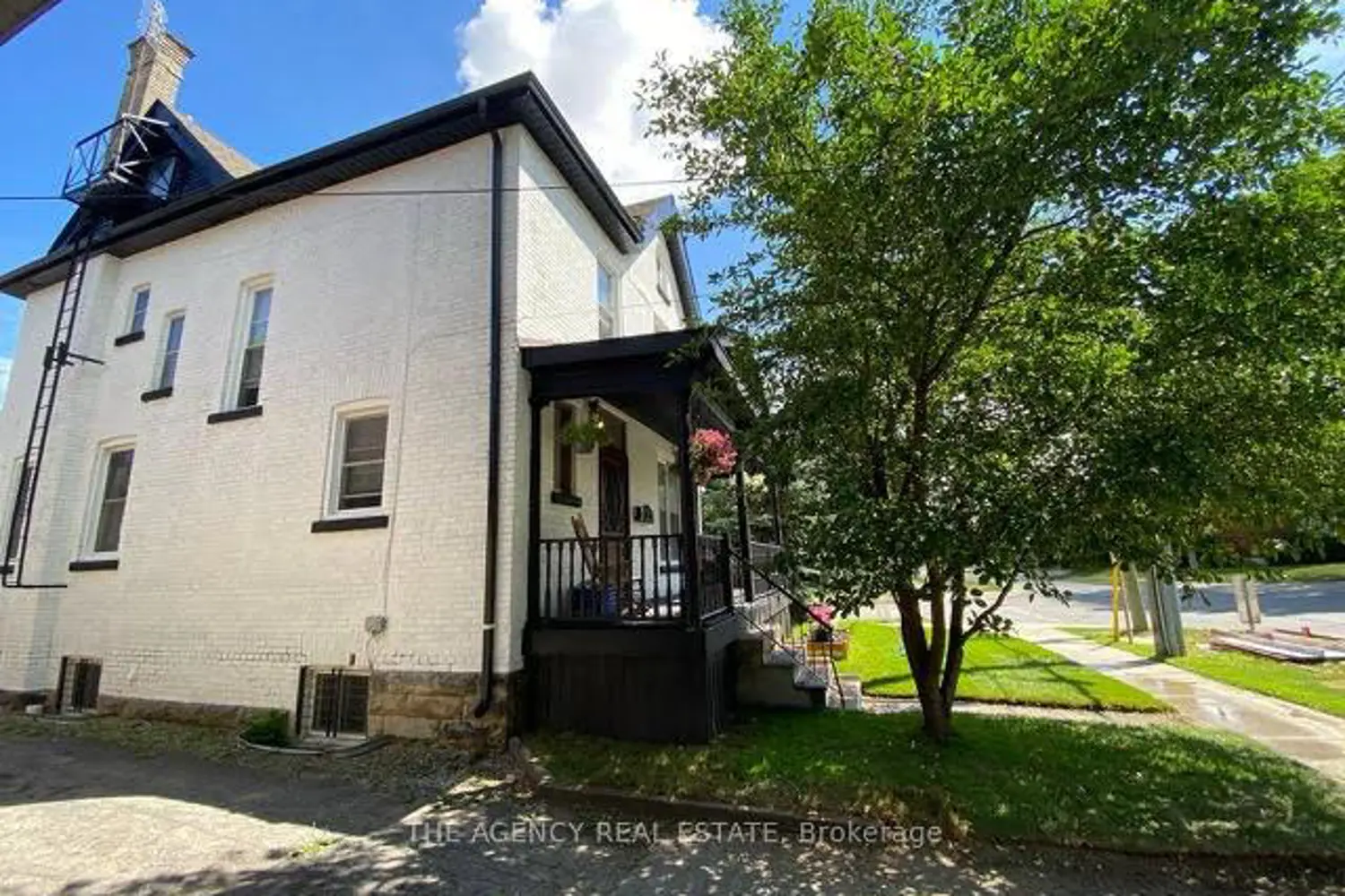 870 Queens Avenue photo 2