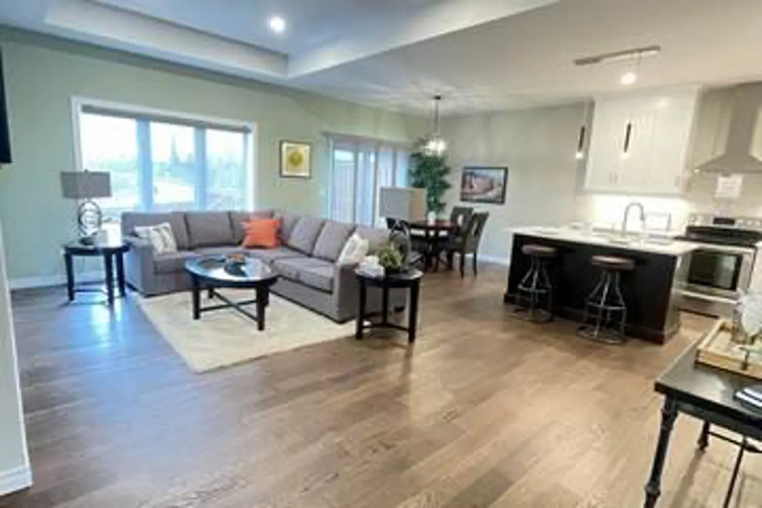 46 Matheson Crescent photo 2