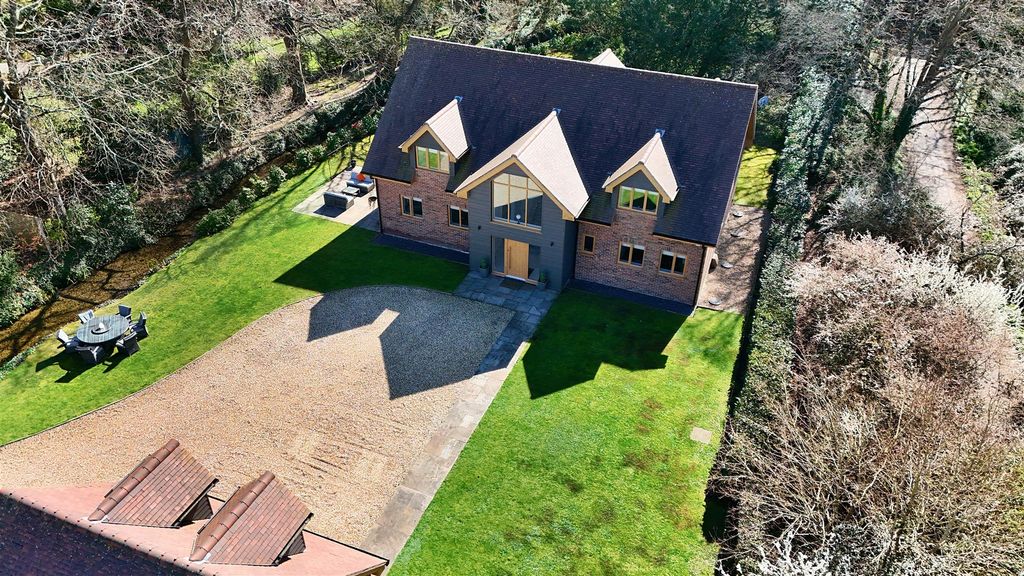 Additional image 19 of 5 bed detached house for saleNorth Close, Havant PO9