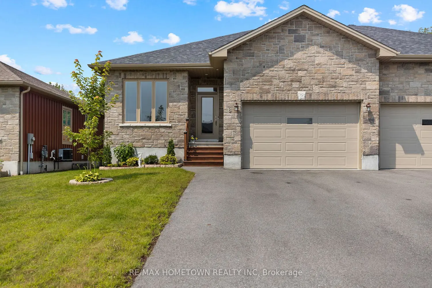 8 Billings Avenue