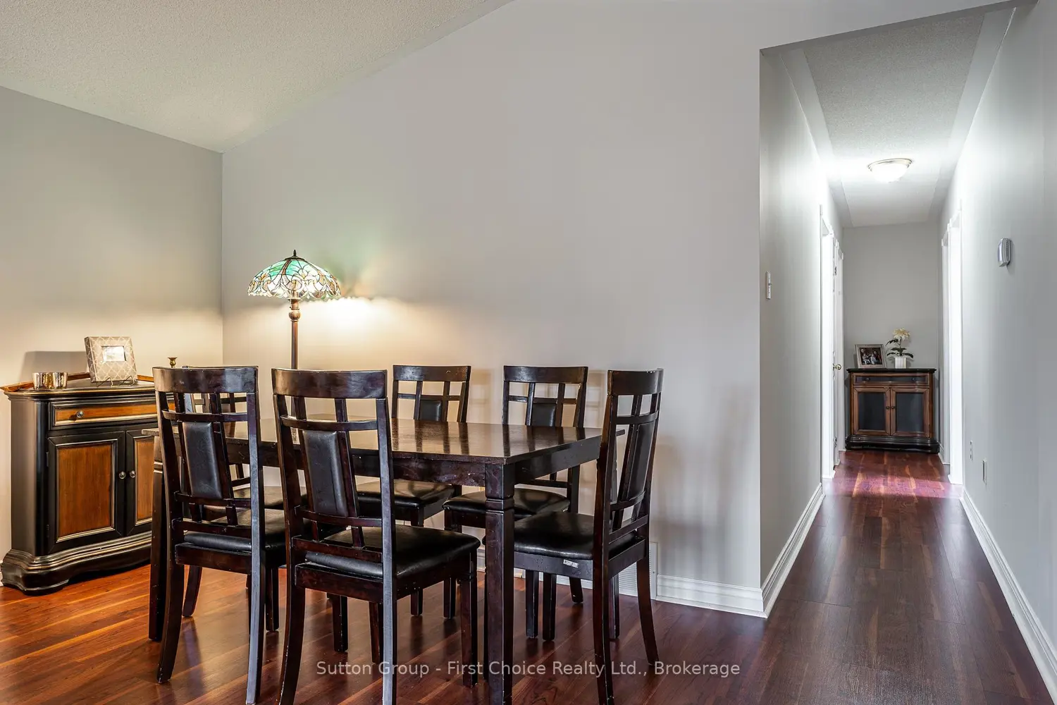 27 Mcqueen Court photo 2