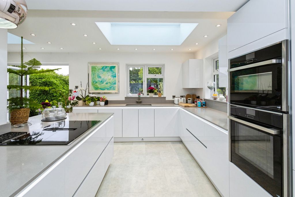 Additional image 3 of 3 bed detached house for saleSt. Peters Road, Hayling Island PO11