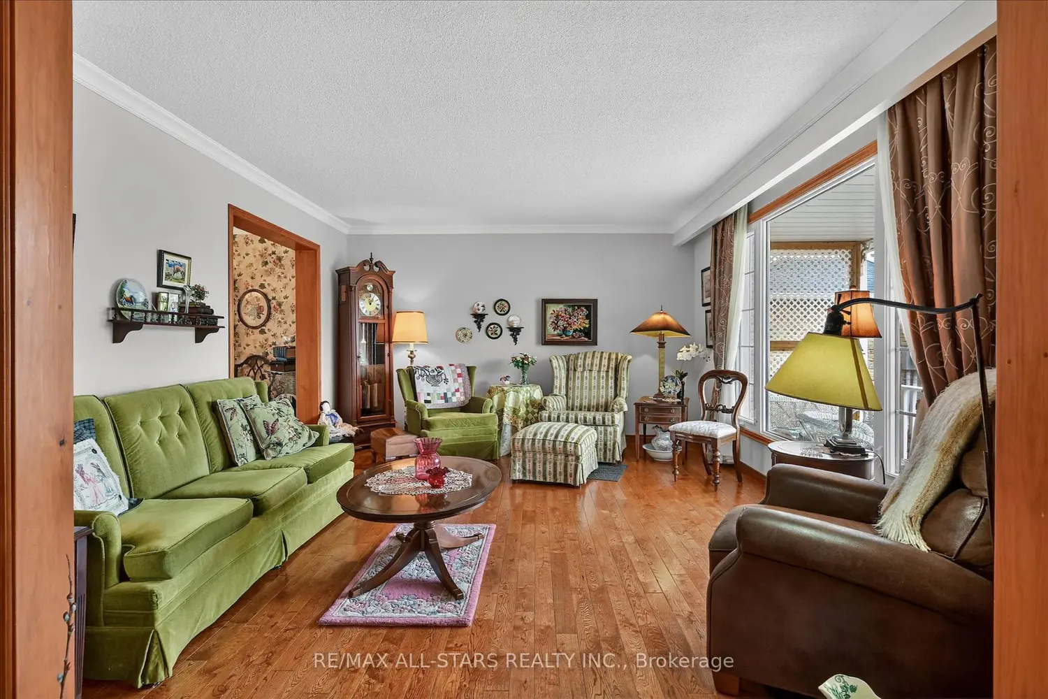 Additional image 3 of 26 Applewood Crescent