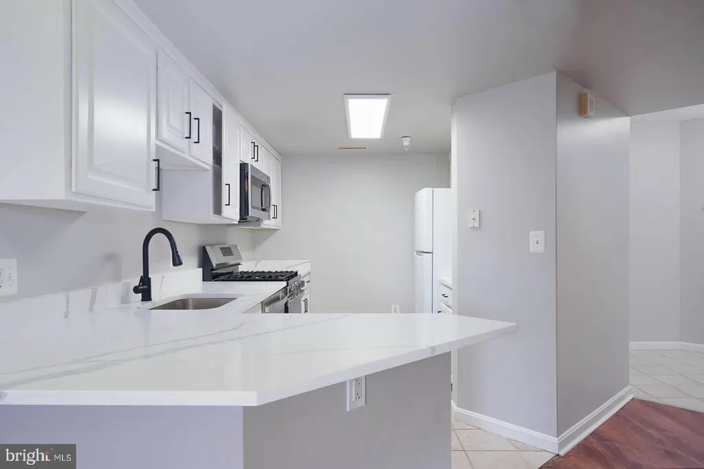 Additional image 3 of 11710 Old Georgetown Rd Unit 429, North Bethesda, MD 20852