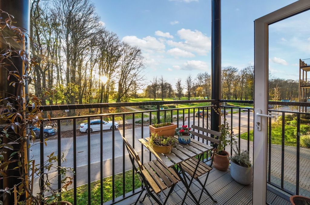 Additional image 10 of 2 bed flat for saleAspen Road, High Wycombe, Buckinghamshire HP10