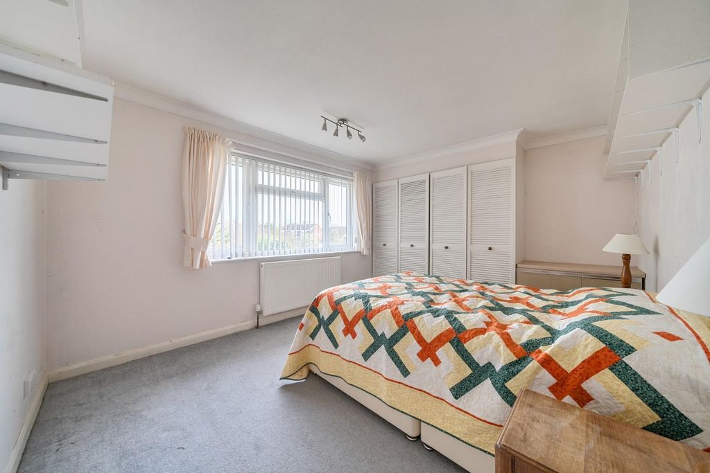 Additional image 17 of 4 bed property for saleSt. Aubins Park, Hayling Island PO11