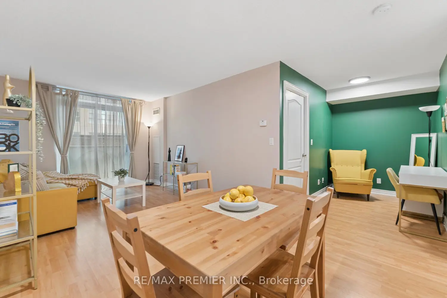 Additional image 2 of 212 Eglinton Avenue 307