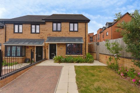 Primrose Park Road, Birmingham, West Midlands B38