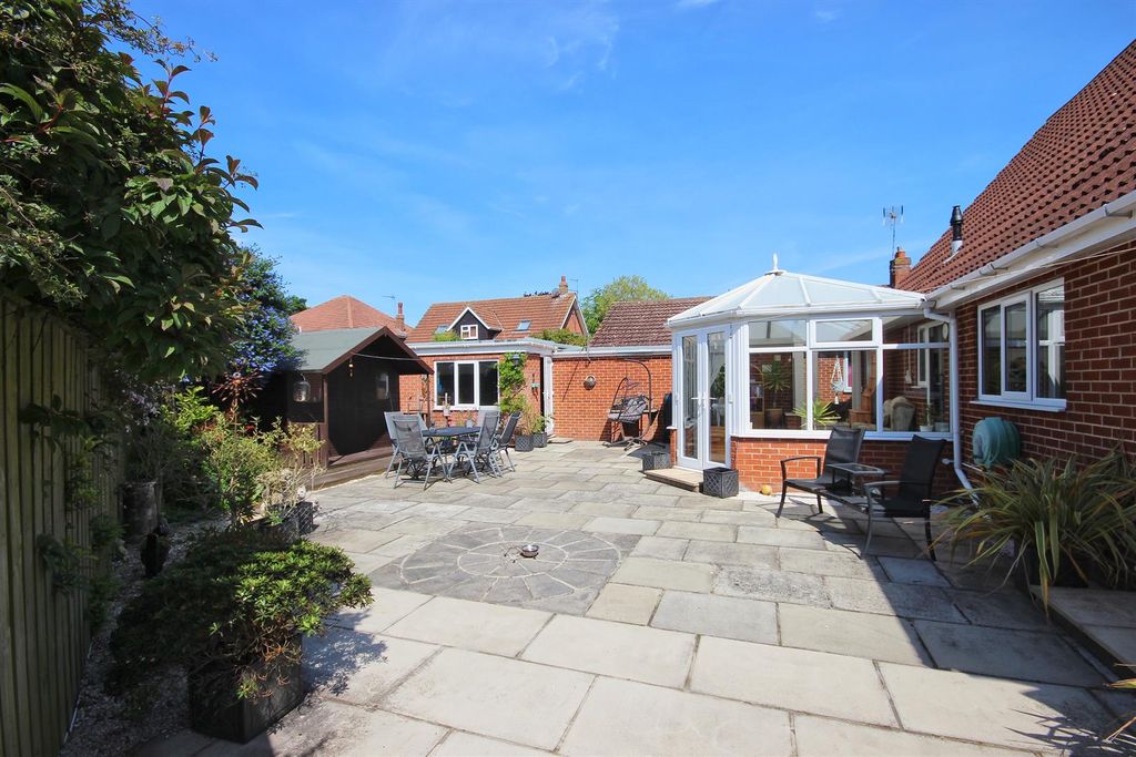 Additional image 2 of 3 bed detached bungalow for saleCheyne Walk, Hornsea HU18