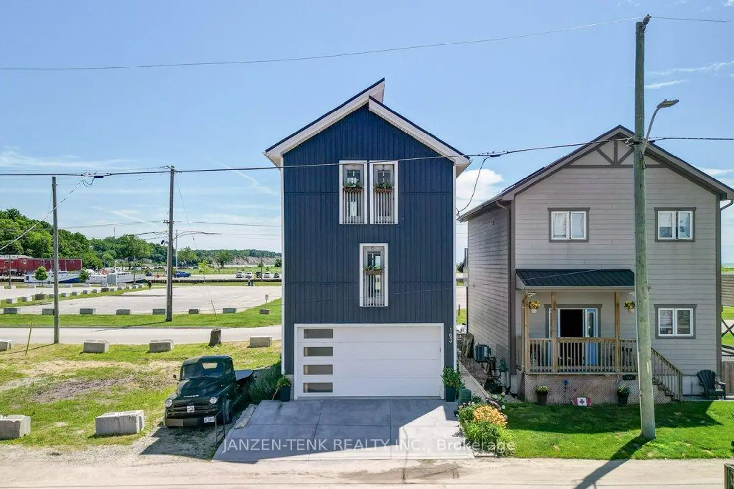 163 Maud Street photo 3