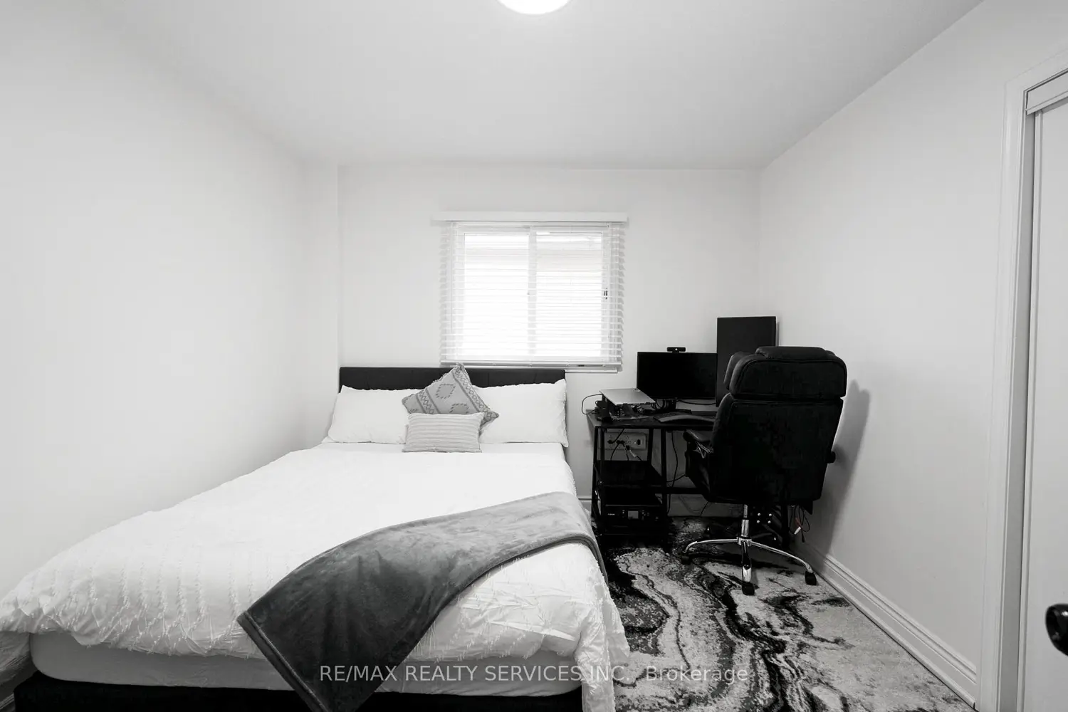 8 Yeoman Drive photo 4