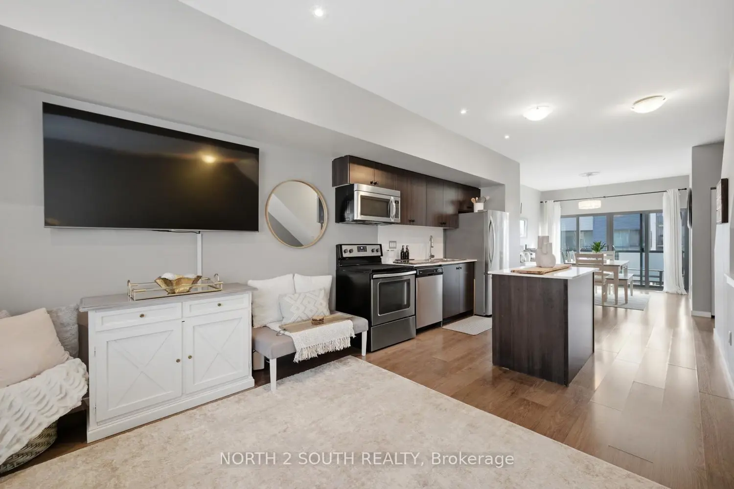 369 Essa Road 48 photo 5