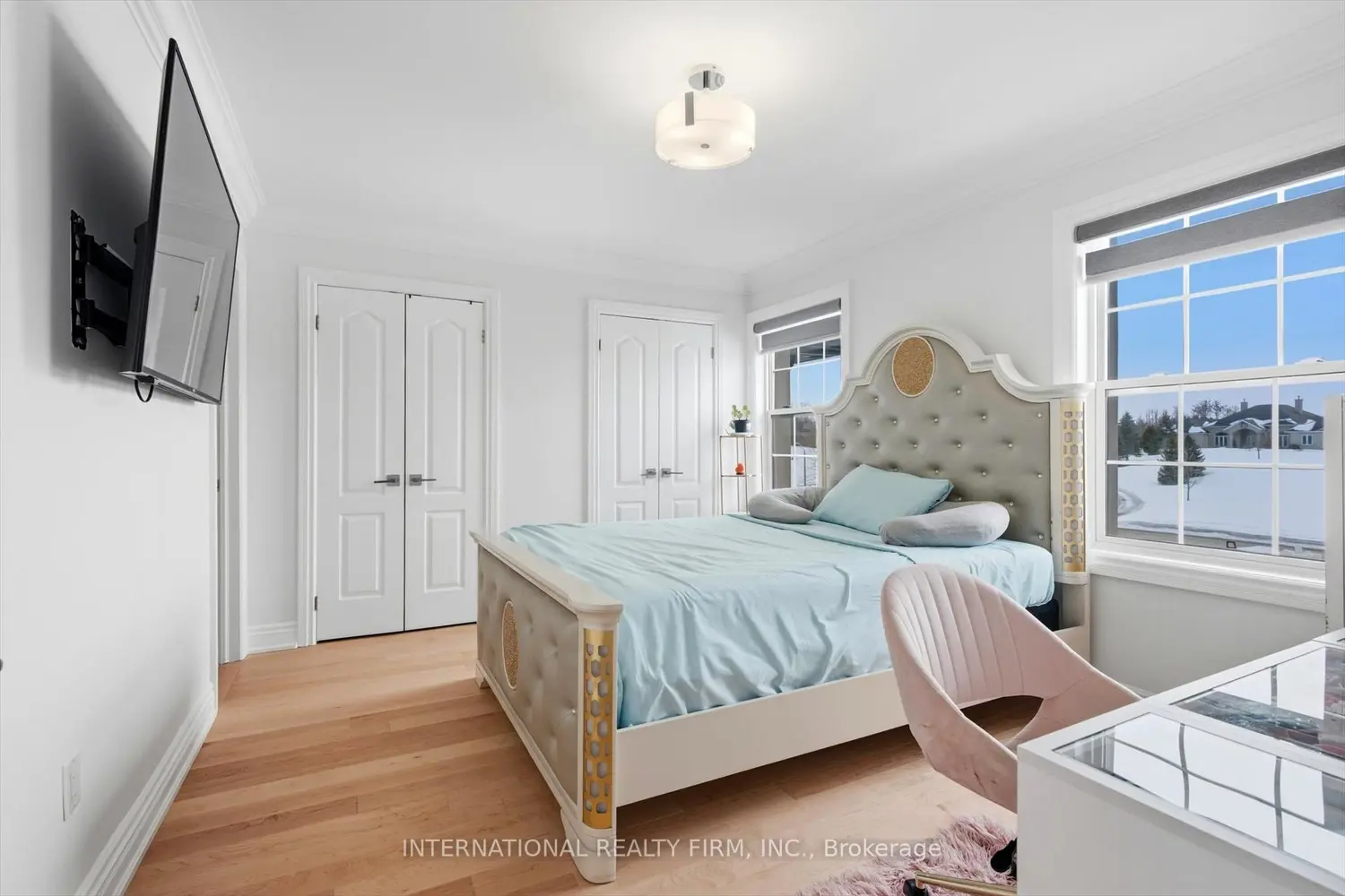 130 Andrews Drive photo 4