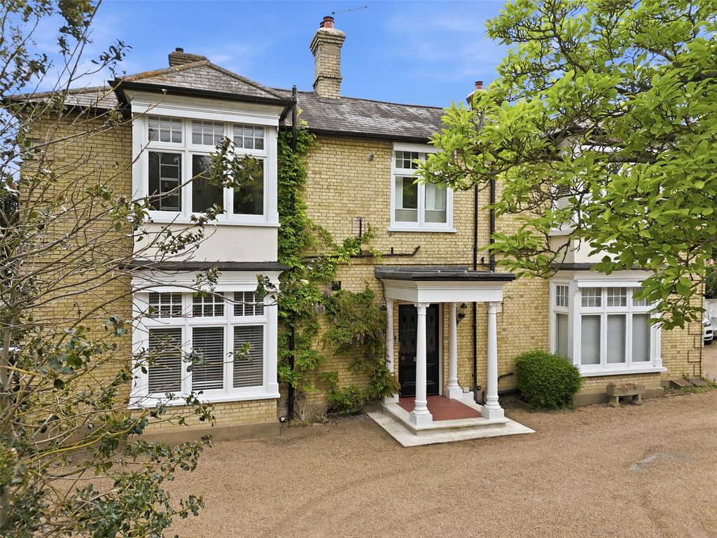 2 bed flat for saleChurchgate Street, Old Harlow, Essex CM17