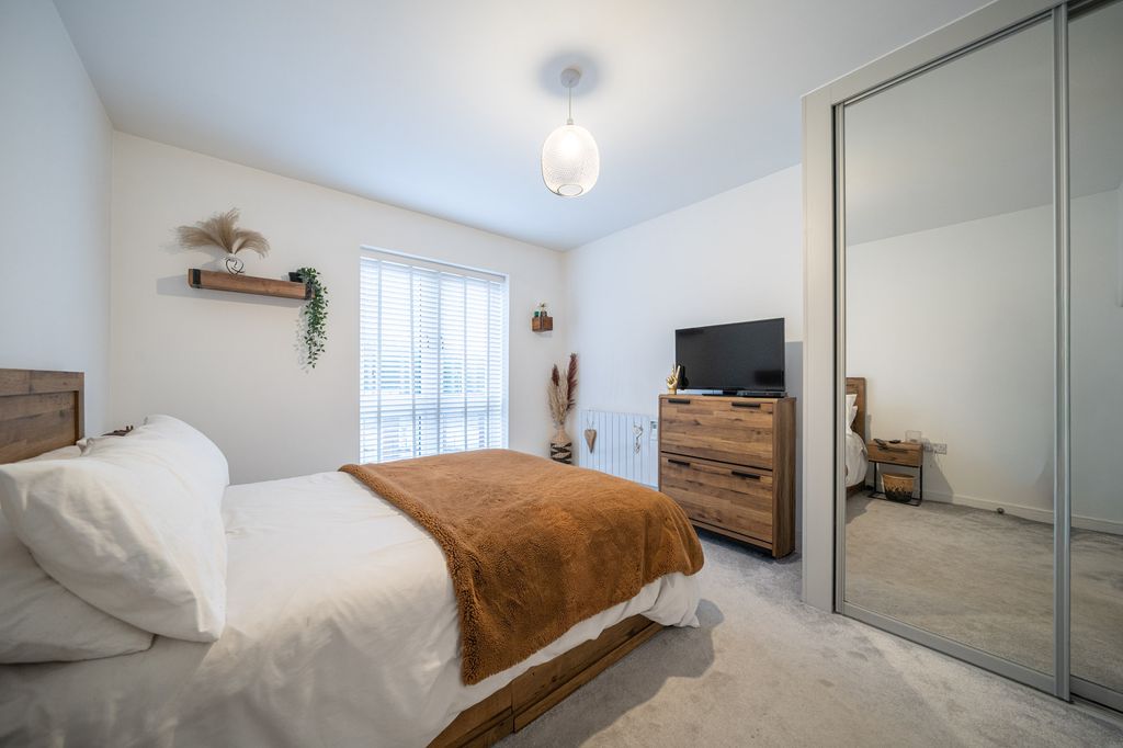 Additional image 3 of 2 bed flat for saleRegents House Frogmore Road, Hemel Hempstead, Hertfordshire HP3