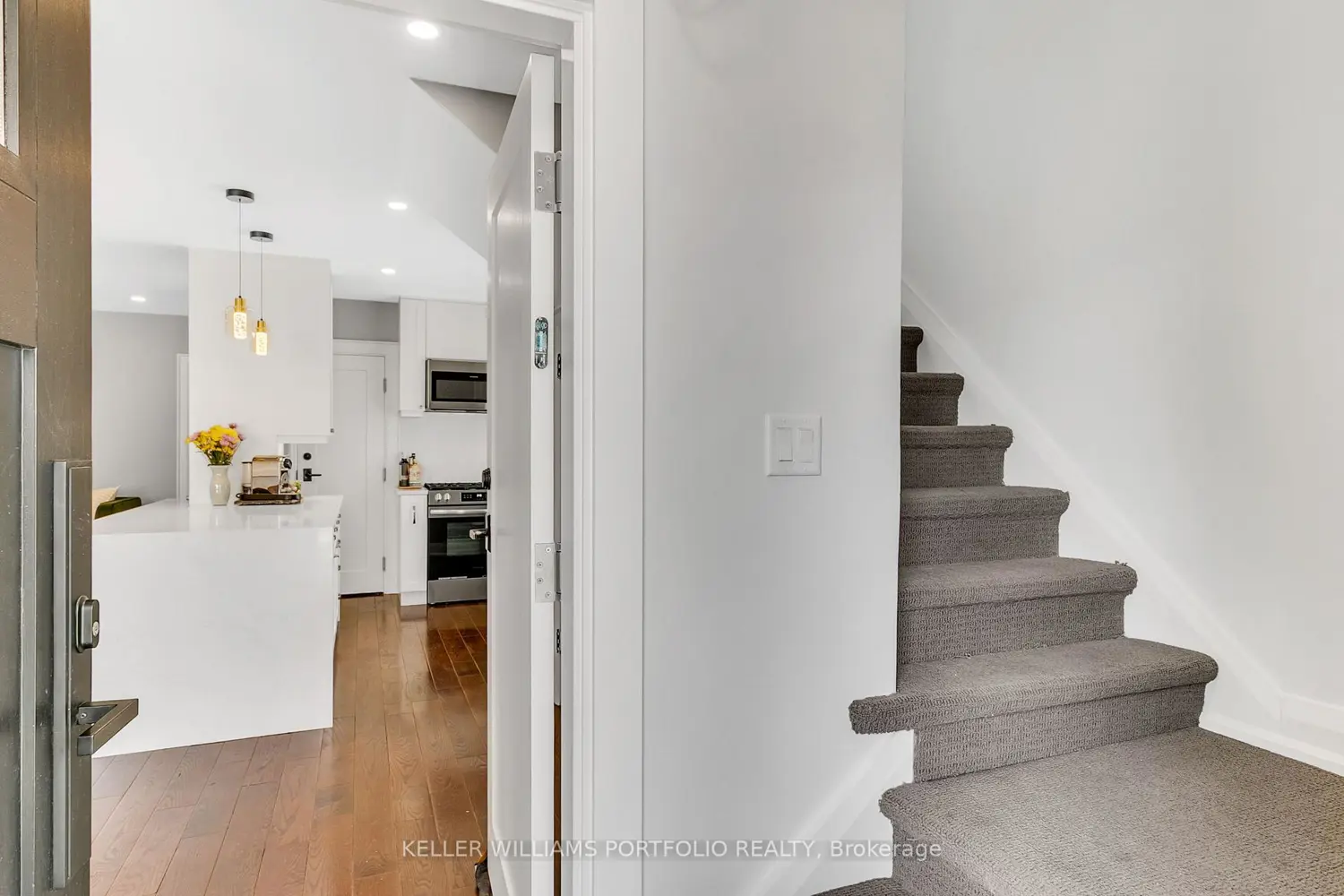 229 Manor Road photo 5