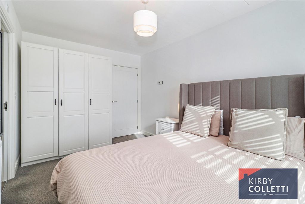 Additional image 11 of 2 bed flat for saleSchofield Way, Hoddesdon EN11