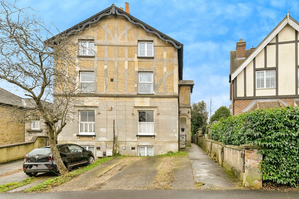 Additional image 20 of 2 bed flat for saleNew Road, Hertford SG14