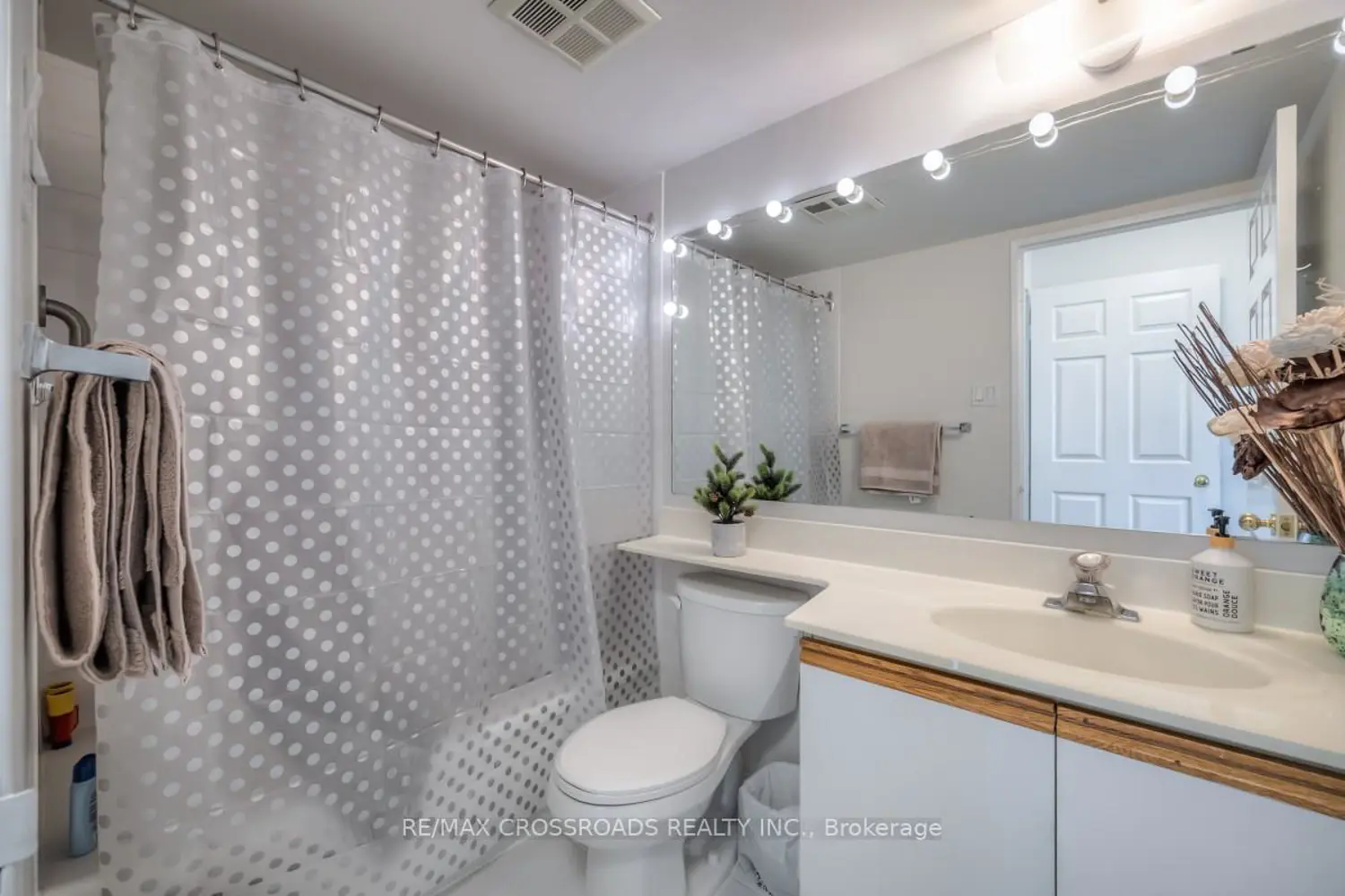 Additional image 15 of 7825 Bayview Avenue 304