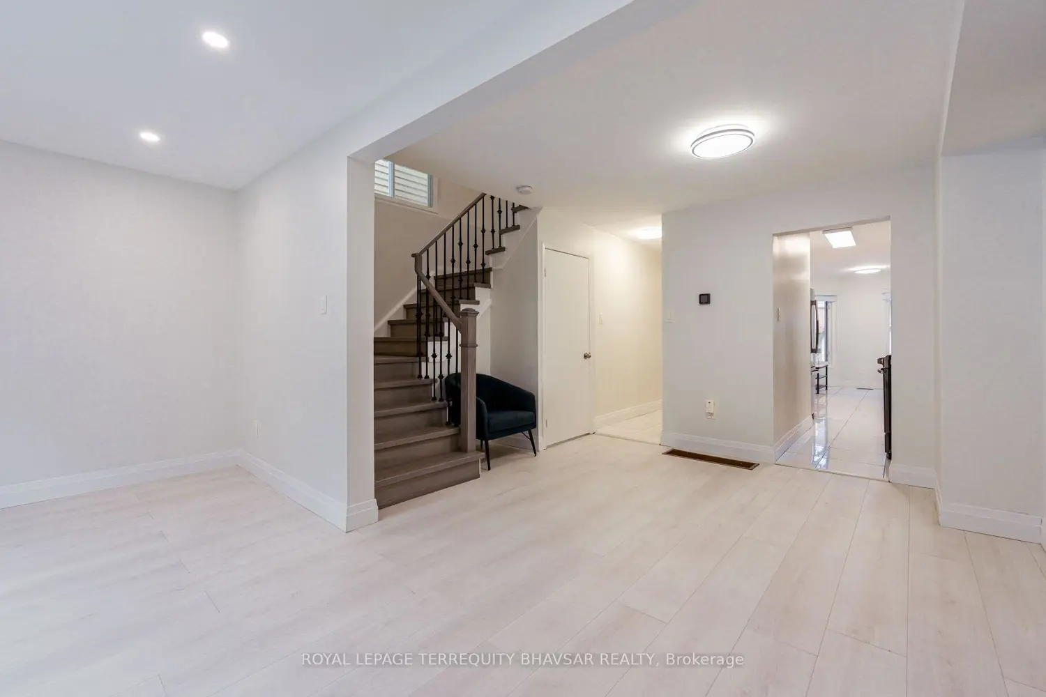 5020 Delaware Drive 12 photo 4