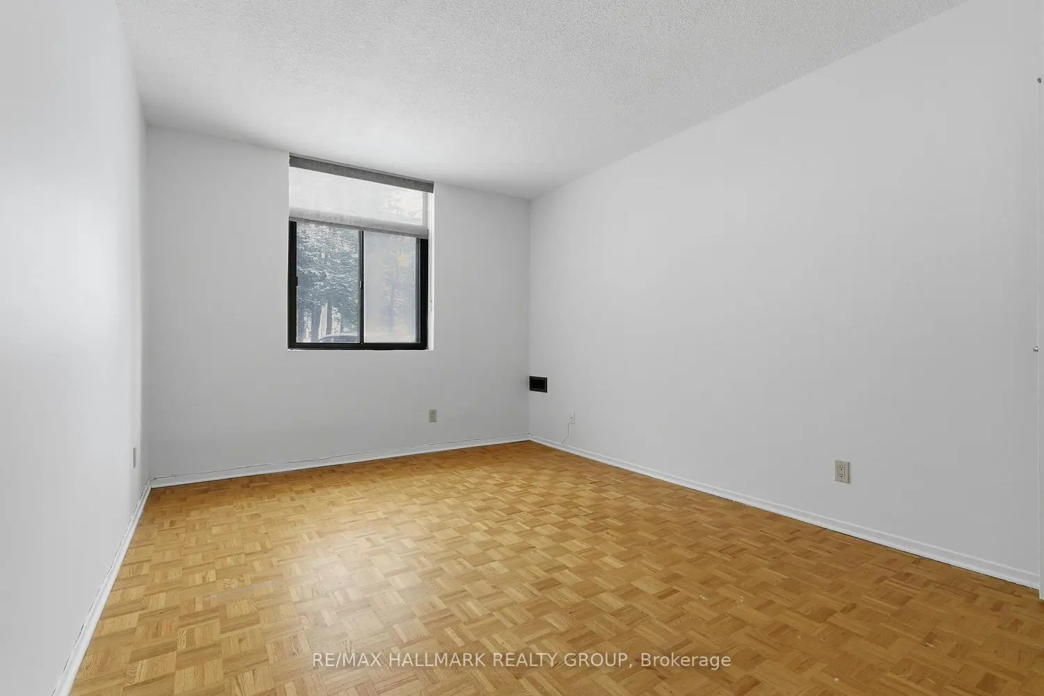 Additional image 11 of 2871 Richmond Road 411