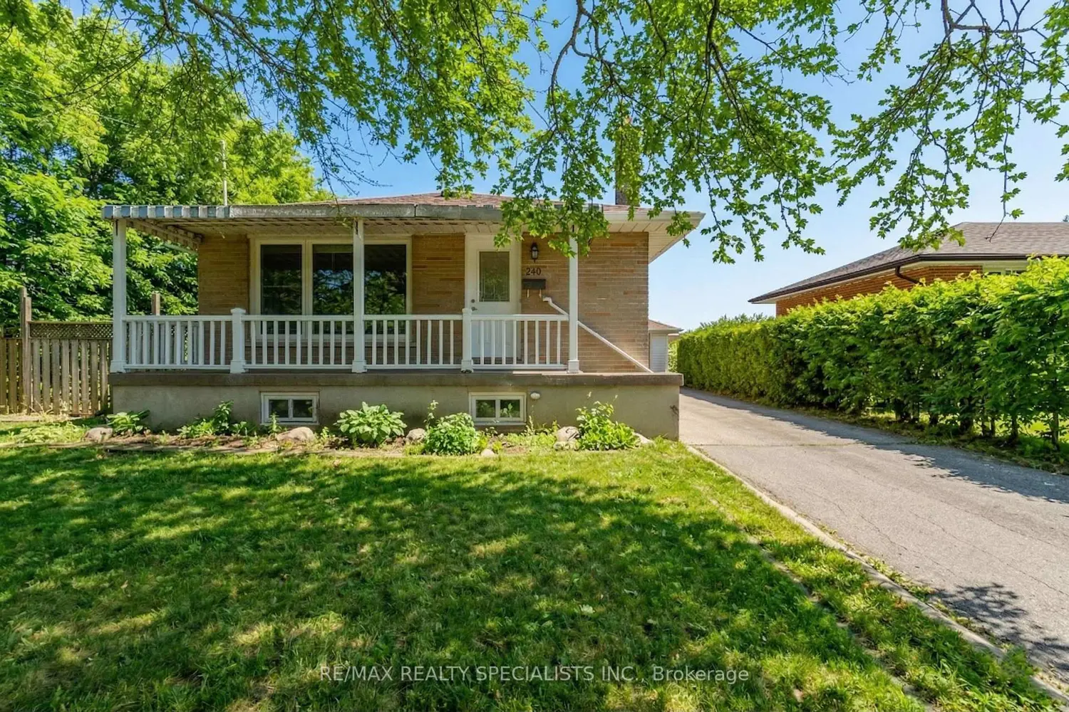 240 Weighton Drive photo 4