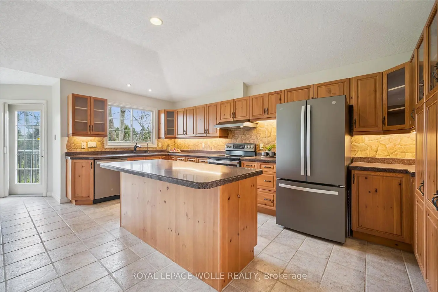 152 Golf Links Drive photo 4