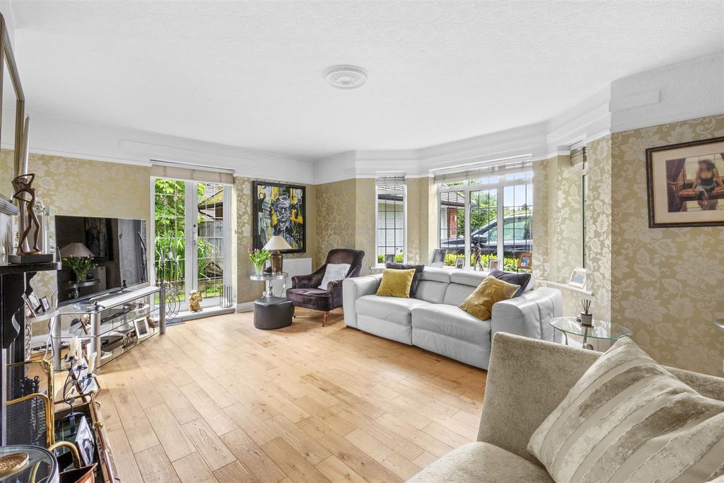 Additional image 10 of 5 bed detached house for saleMarlow Hill, High Wycombe HP11