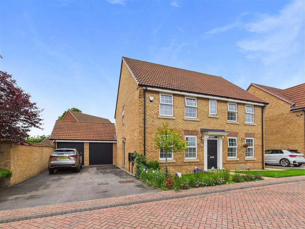 4 bed detached house for saleField View Drive, Hessle HU13