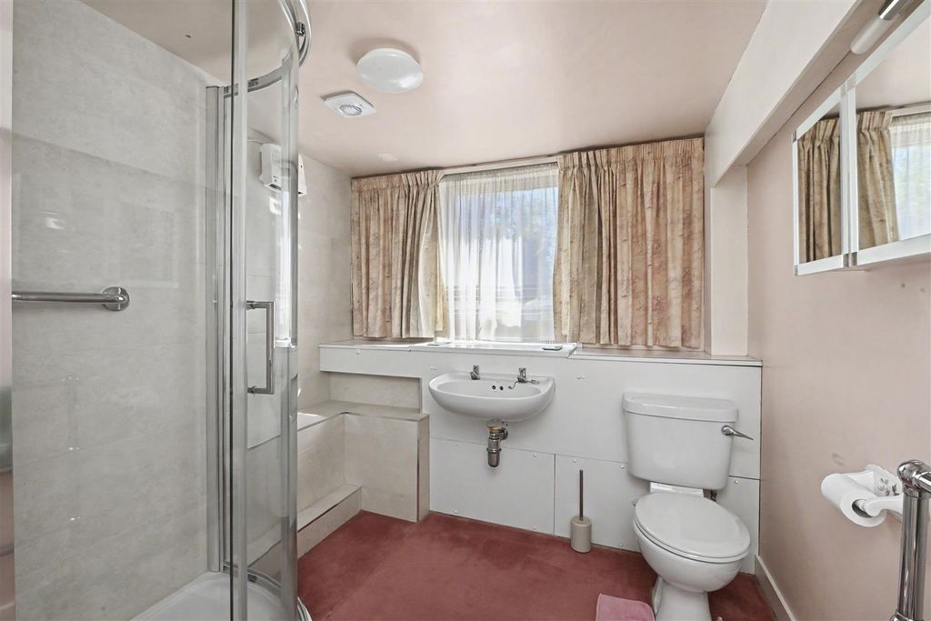 Additional image 10 of 2 bed flat for saleAvenue St. Nicholas, Harpenden AL5
